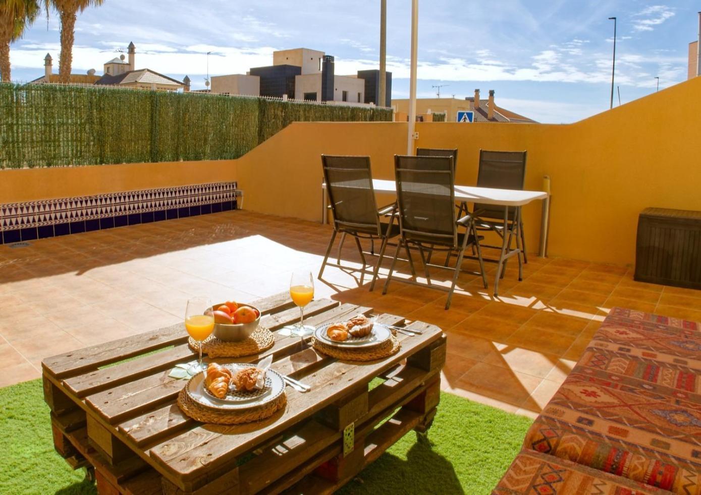 Amplia Terraza Con Piscina, Garaje Y Aire Acondicionado - By Aloha Palma Lejlighed Águilas Eksteriør billede
